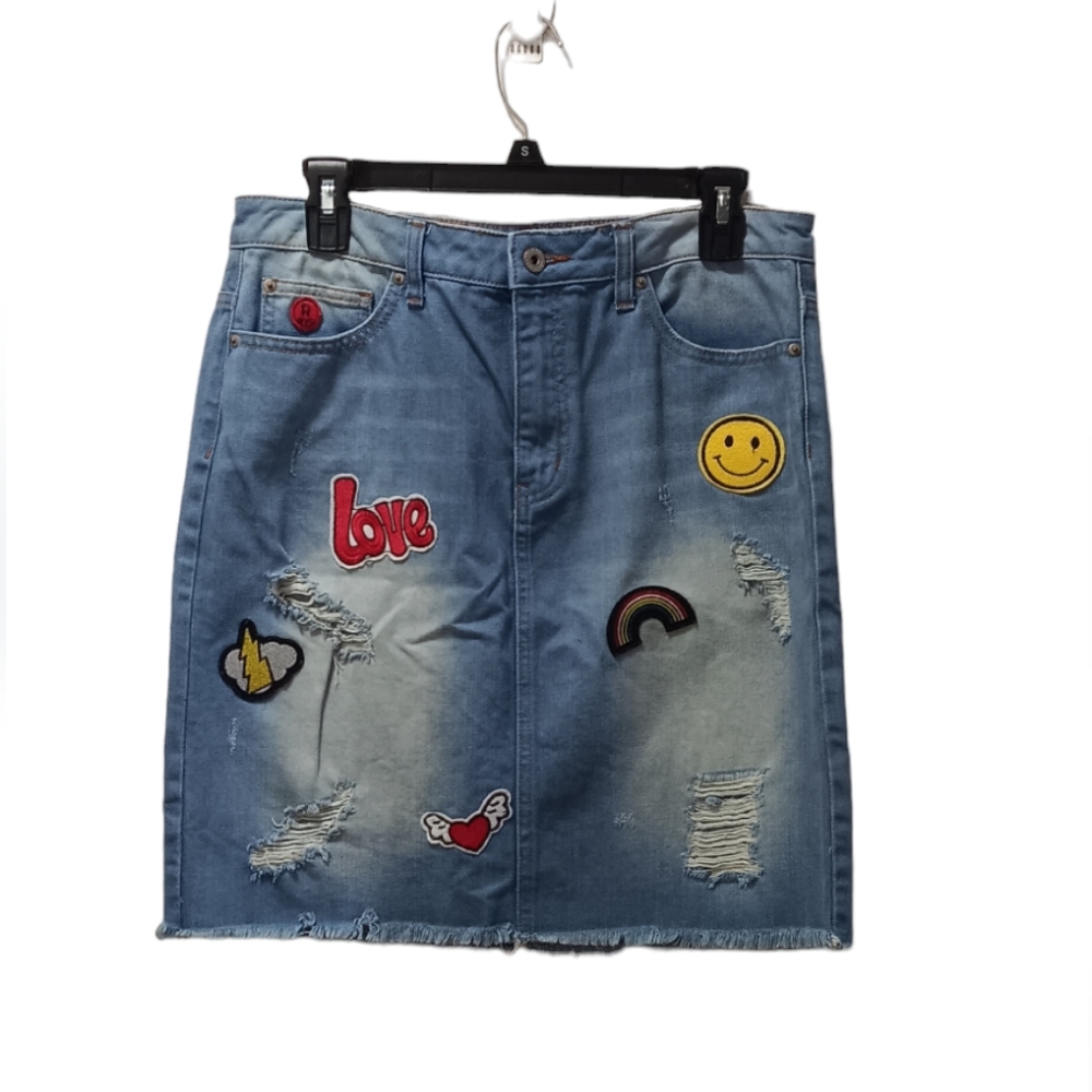 - - RED JEANS NYC FUN PATCH DENIM SKIRT